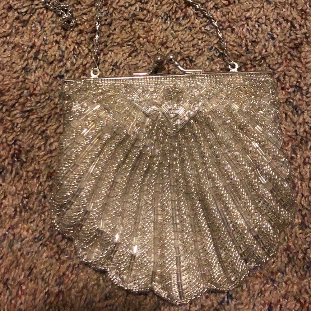 La Regale Beaded Clutch